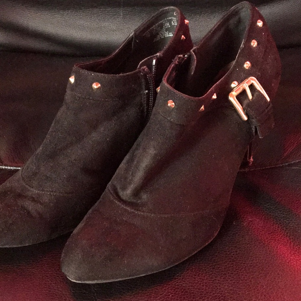 black suede booties! 🤩